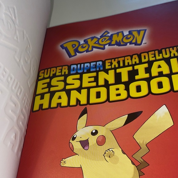 Scholastic Pokémon Super Duper Extra Deluxe Essential Book - Multicolor - Picture 4 of 4